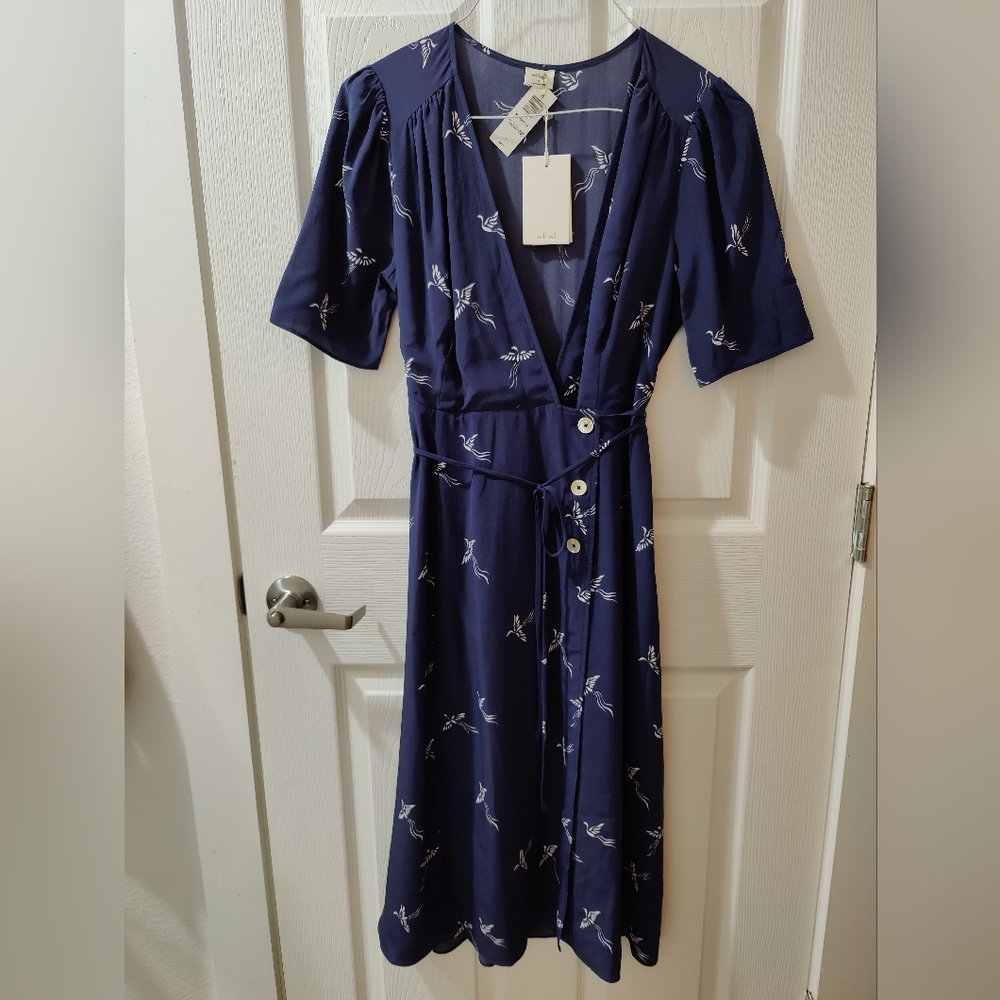 Lovely NWT Wilfred bird print navy blue silk Wrap Dress size 2